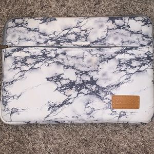 Marbled laptop case